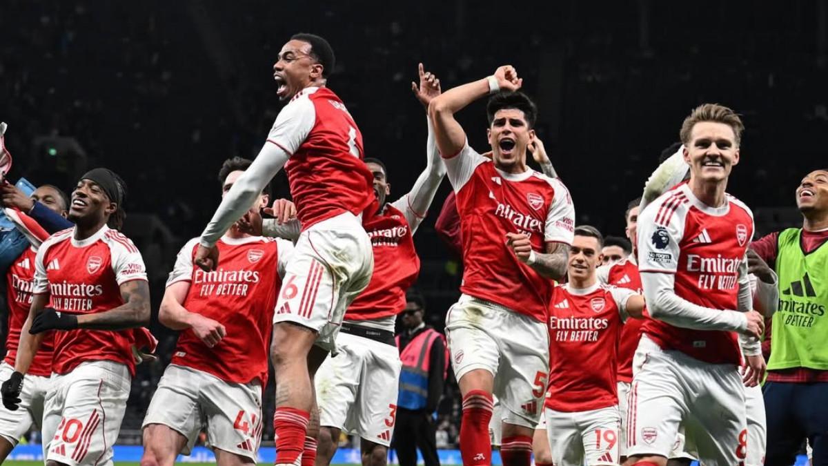 SKUAD ARSENAL -  Potret selebrasi pemain Arsenal pada unggahan foto Instagram @pierohincapie
pada Senin (23/2/2026).