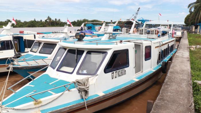 JADWAL SPEEDBOAT – Tampak salah satu speedboat reguler yang disiapkan di Pelabuhan Kayan II Tanjung Selor untuk melayani penumpang tujuan Tarakan, Kamis (23/4/2026). Intip update jadwal speedboat dari Tanjung Selor ke Tarakan hari ini, tersedia hingga sore hari. (TribunKaltara.com/Desi Kartika Ayu Nuryana)