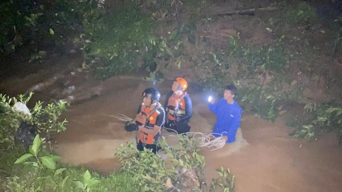 ORANG HILANG- Seorang warga Kelurahan Pekan Sabtu, Kecamatan Selebar, Kota Bengkulu, dilaporkan hilang setelah berpamitan untuk memancing di aliran anak Sungai Padang Kemiling. Peristiwa tersebut diperkirakan terjadi saat hujan deras mengguyur wilayah tersebut, Selasa (21/4/2026).