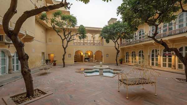 Bhoot Bhangla Location Chomu Palace Jaipur Pictures