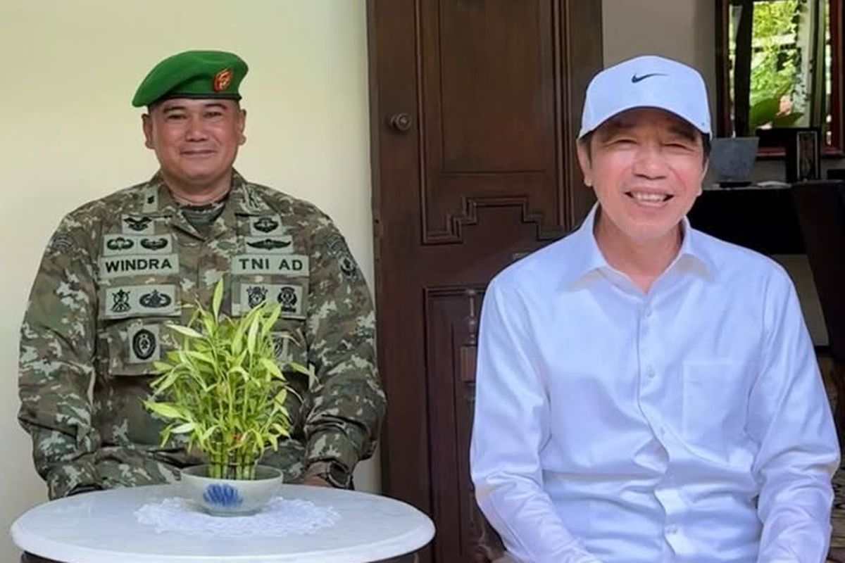 AJUDAN JOKOWI - Kiri ke kanan: Kasdim Tigaraksa Tangerang Mayor Windra Sanur, Presiden ke-7 RI Joko Widodo.