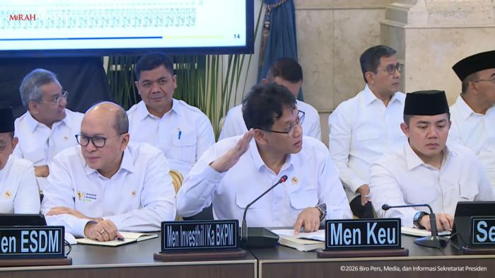 DATA BICARA - Menteri Keuangan Purbaya Yudhi Sadewa memaparkan kondisi ekonomi dan APBN Indonesia dalam Sidang Kabinet Paripurna yang dipimpin Presiden Prabowo Subianto di Istana Negara, Jakarta, Jumat (13/3/2026). Sembari menunjukkan data dalam slide show di layar utama, Purbaya menepis keras narasi resesi dan menegaskan bahwa indikator nasional justru menunjukkan akselerasi yang kuat.