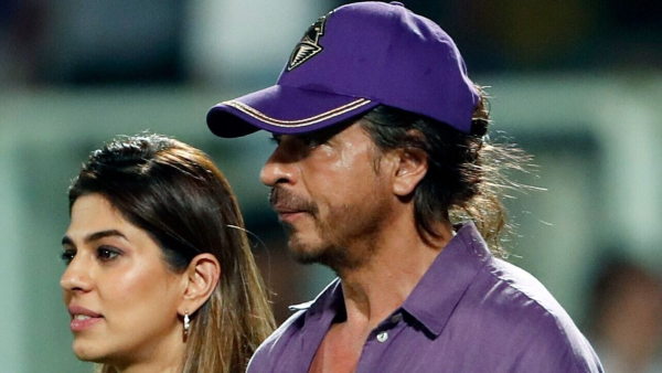 Shah Rukh Khan and manager Pooja Dadlani