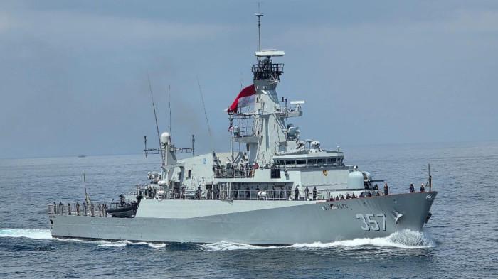 TNI Angkatan Laut (AL) mengerahkan KRI Bung Tomo-357 ke perairan Selat Malaka untuk berpartisipasi dalam latihan multilateral bersama angkatan laut negara-negara ASEAN. 
