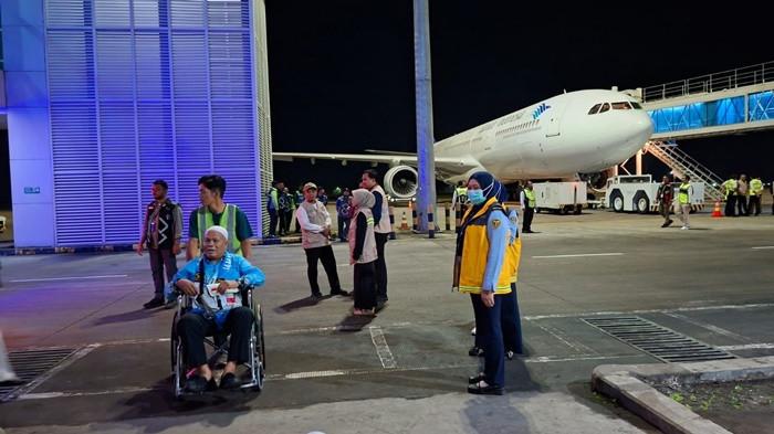 Pesawat Haji Embarkasi Banjarmasin 5