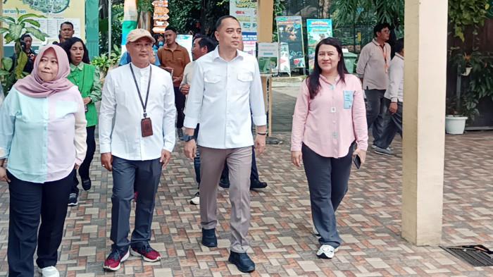 Wali Kota Surabaya Eri Cahyadi tinjau KBS