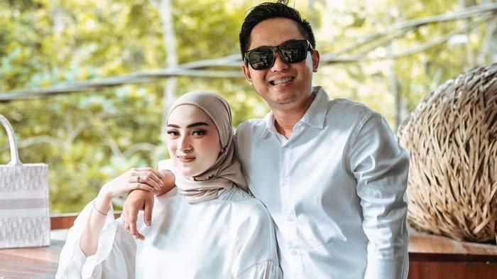 Doni Salmanan dan sang istri, Dinan Fajrina.