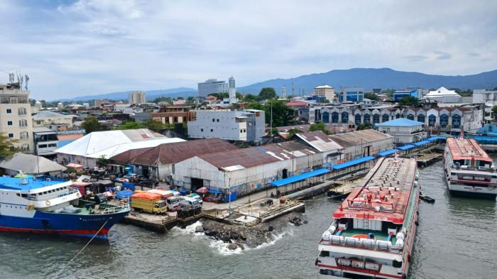 PELABUHAN MANADO - Pelabuhan Manado dari Jembatan Soekarno. Berikut jadwal kapal dari Pelabuhan Manado, Jumat (13/3/2026).