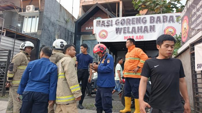 ILUSTRASI - Tim Damkar Kota Semarang saat menuju TKP laporan palsu adanya kebakaran.