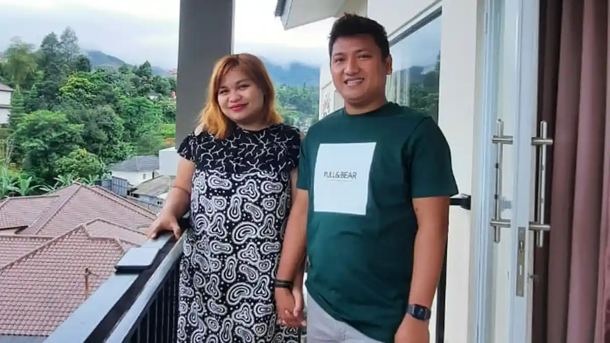 Uswatun Hasanah, pengusaha asal Sampang yang sukses membangun bisnis fashion online dari nol hingga meraih omzet miliaran rupiah per bulan