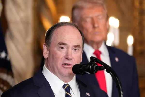 Bộ trưởng Hải quân John Phelan tại dinh thự Mar-a-Lago ở Palm Beach, bang Florida hồi tháng 12/2025. Ảnh: AP