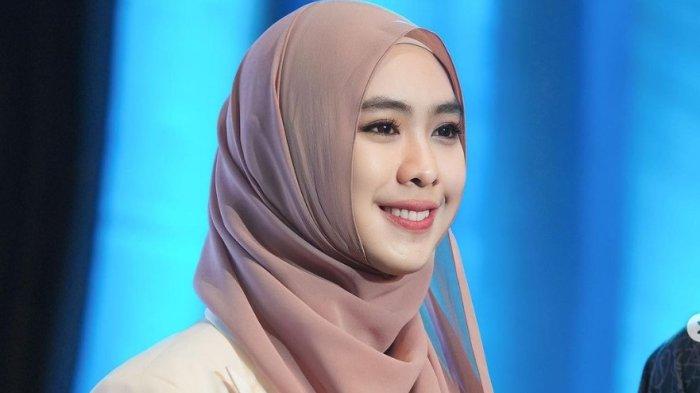 IKUT UNGKAP KASUS - Potret pendakwah Oki Setiana Dewi (arsip 2024).