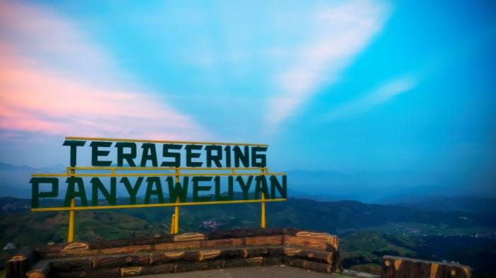 TERASERING PANYAWEUYAN - Terasering Panyaweuyan Majalengkaz