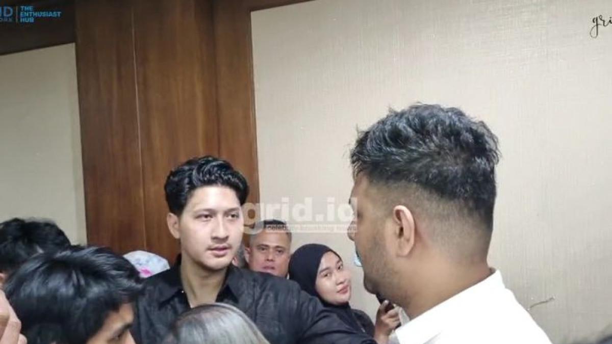 KASUS AMMAR ZONI - Hancur dan Terpukul, Aditya Zoni Tak Mampu Berucap Usai Ammar Zoni Divonis 7 Tahun Penjara.