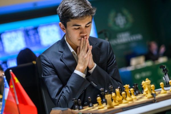 Kỳ thủ 20 tuổi Sindarov gây thất vọng khi bị loại ngay tại vòng 1 - Ảnh 1.