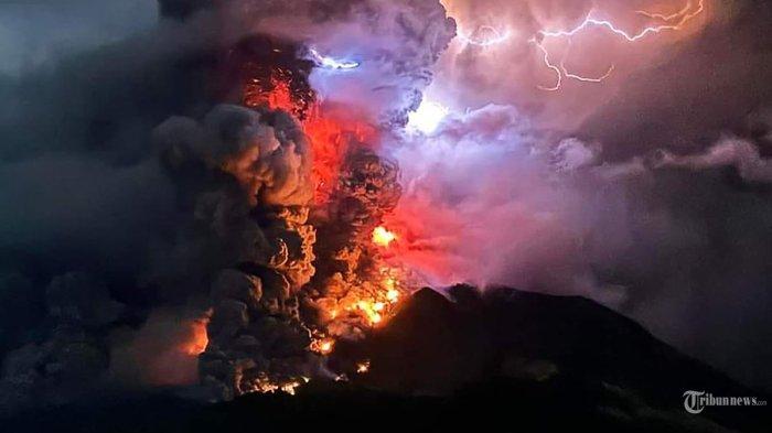 Gunung Ruang, Sulawesi Utara (Sulut) kembali meletus pada Selasa dini hari (30/4/2024).