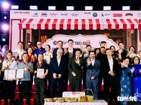 Thợ bánh tranh tài ẩm thực Việt - Pháp trong Lễ hội bánh mì - Ảnh 3.