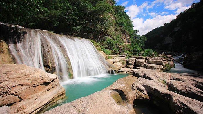Air Terjun Tanggedu di Kabupaten Sumba Timur , Nusa Tenggara Timur