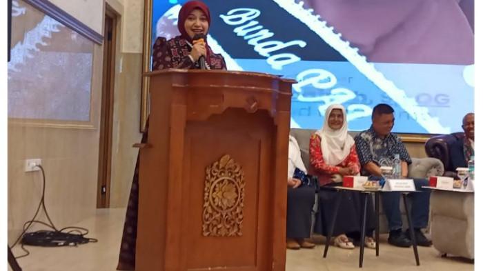 340 guru PAUD di Jambi dari berbagai wilayah mengikuti Workshop Peningkatan Kompetensi bertema “Transformasi Pembelajaran PAUD di Era Digital” yang digelar di Aula Kanaan Global School, Sabtu (25/4/2026). Bunda PAUD Kota Jambi, DR.dr Hj. Nadiyah Maulana, Sp.OG, yang hadir sebagai narasumber utama
