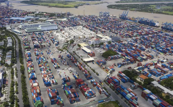 Tân Cảng Sài Gòn thu phụ phí container dựa trên biến động giá dầu  - Ảnh 1.