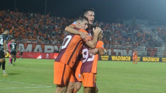 PESUT ETAM MENANG - Borneo FC berhasil mengamankan kemenangan atas Semen Padang, di pekan ke-29 BRI Super League 2025/2026, di Stadion Segiri, Samarinda, Kaltim, Sabtu (25/4/2026). (TRIBUNKALTIM.CO)