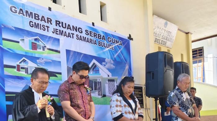 HADIRI - Bupati Kepulauan Sangihe Michael Thungari, menghadiri ibadah syukur Hari Ulang Tahun (HUT) ke-46 Jemaat GMIST Samaria Bulude yang berlangsung di Desa Barangkalang, Kecamatan Manganitu, Minggu (26/04/2026).