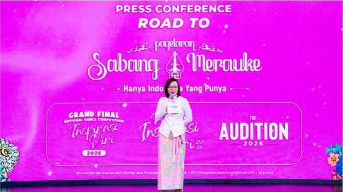 Ibu Irene Umar memberikan kata sambutan pada Press Conference Road to Pagelaran Sabang Merauke - Hanya Indonesia Yang Punya
