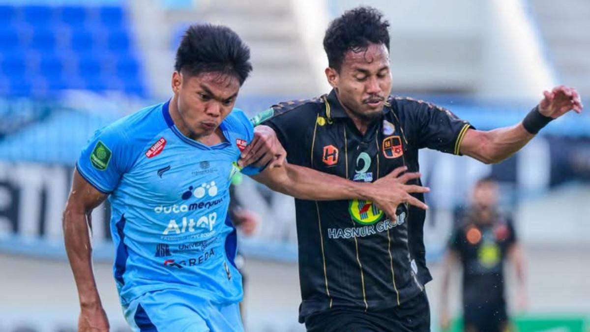 AKSI LAGA - Potret laga Persela Lamongan kontra Barito Putera di Stadion Surajaya, Lamongan, Sabtu (25/4/2026).