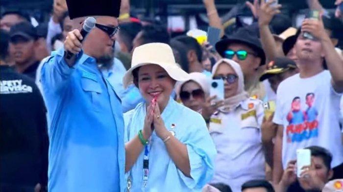 Ahmad Dhani ajak Titiek Soeharto nyanyi lagu Kangen saat kampanye akbar Prabowo-Gibran.