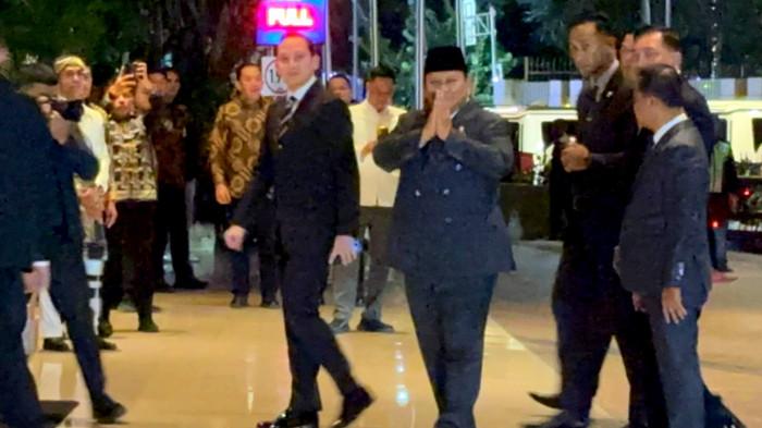 Presiden Indonesia Prabowo Subianto hadir dalam acara resepsi pernikahan El Rumi dan Syifa Hadju, yang digelar di Hotel Raffles Jakarta, di kawasan Setiabudi, Jakarta Selatan, Minggu (26/4/2026) malam.