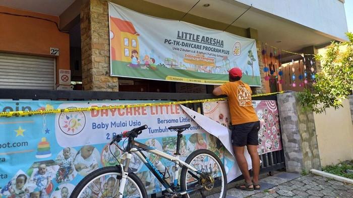 DAYCARE JOGJA DIGEREBEK - Lokasi Daycare di Sorosutan, Umbulharjo, Kota Yogyakarta jadi perhatian publik pasca digaris polisi, Sabtu (25/4/2026). (KOMPAS.COM/WISANG SETO PANGARIBOWO)