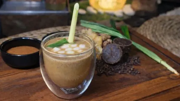 Adon-adon coro Kartini ala Hotel Aston Priority Simatupang.