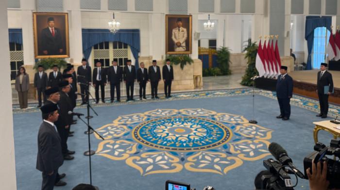 RESHUFFLE KABINET - Presiden Prabowo Subianto resmi merombak susunan pejabat di lingkungan Kabinet Merah Putih dengan melantik enam figur baru di Istana Negara, Jakarta, Senin (27/4/2026). 