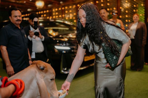 Rihanna visited ambani house