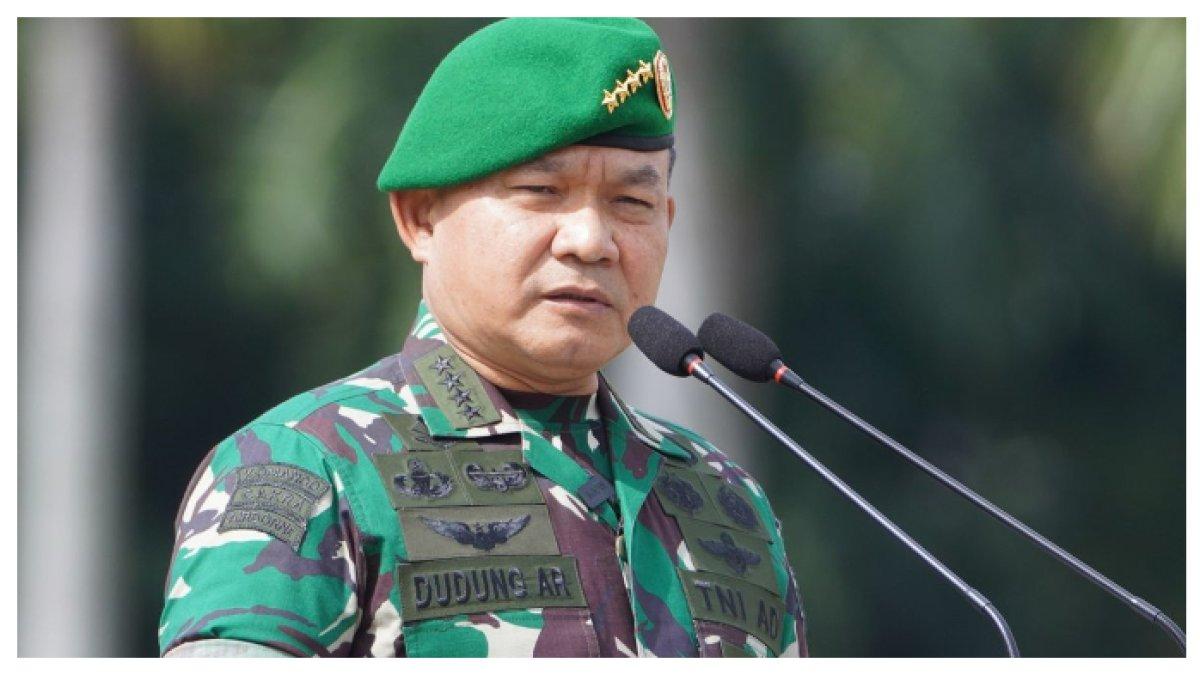 PROFIL DUDUNG ABDURACHMAN - Dudung Abdurachman menyebutkan bahwa tidak semua purnawirawan TNI menyatakan sikap yang sama soal pemakzulan Wapres Gibran Rakabuming