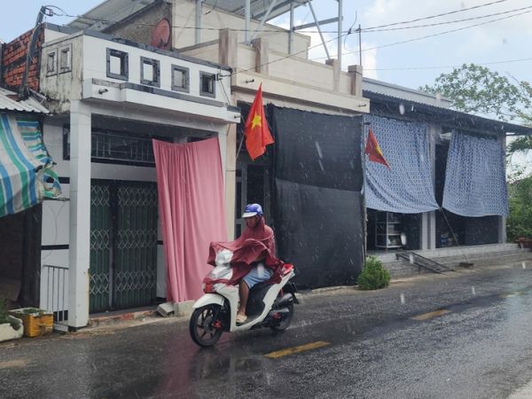 An Giang mưa dông nhiều nơi, TP.HCM dự báo mưa đến 40mm - Ảnh 1.