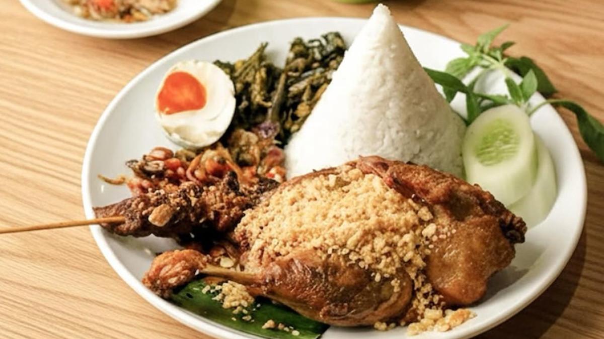 Bebek Kaleyo, satu tempat makan siang dekat Ragunan Jakarta Selatan yang bisa kamu coba.