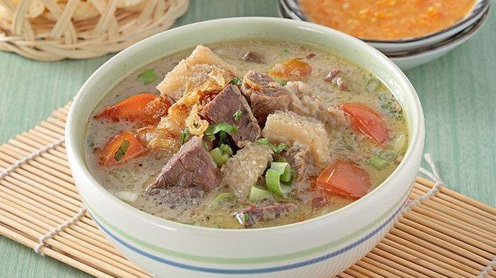 Seporsi soto Betawi enak buat makan siang dekat Ragunan Jakarta Selatan