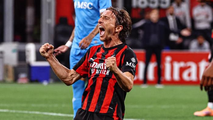 SELEBRASI MODRIC - Pemain AC Milan asal Kroasia, Luka Modric, melakukan selebrasi setelah timnya memperoleh kemenangan skor 2-1 dari Napoli pada lanjutan pekan ke-5 Liga Italia di San Siro Stadium pada Senin (29/9/2025). (Instagram Milan - 29/9/2025)