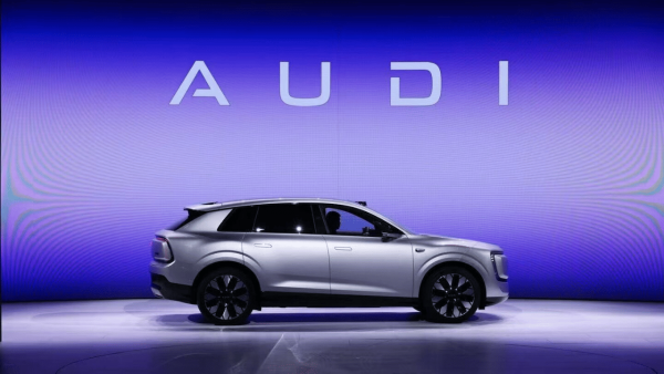 Audi E7X body
