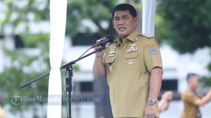Gubernur Sulawesi Utara Yulius Selvanus Komaling (YSK) memberikan peringatan