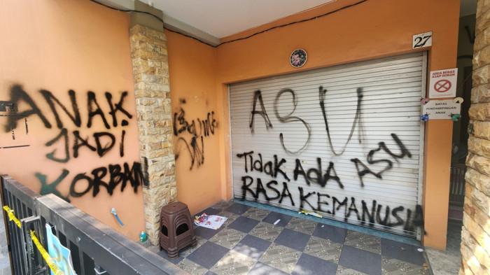 Aksi vandalisme yang menyasar bangunan Little Aresha Daycare, di Kemantren Umbulharjo, Kota Yogyakarta, Selasa (28/4/2026) siang.