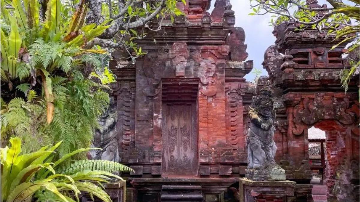 PURI DI BALI - Puri Agung Jro Kuta di kawasan Kota Tua Denpasar, Bali