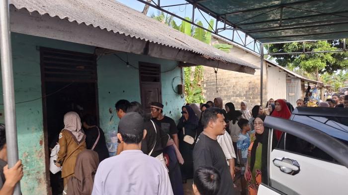 Suasana rumah duka korban laka lantas di Dusun Sampur, Desa Kebintik, kecamatan Pangkalan Baru, Senin (27/4/2026).