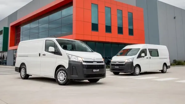 Toyota Hiace - Ảnh 1.
