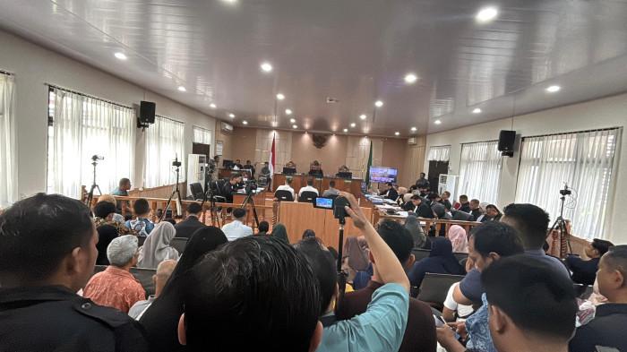 SIDANG - Suasana sidang lanjutan kasus jatah preman di Dinas PU Provinsi Riau yang melibatkan Gubernur Riau nonaktif Abdul Wahid, Eks Kadis PU Arief Setiawan dan Dani Nursalam Rabu (29/4/2026) di PN Pekanbaru.
