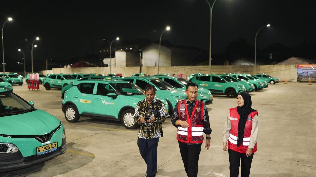 KECELAKAAN KERETA - Sidak di Poll taksi Green SM Bekasi.
