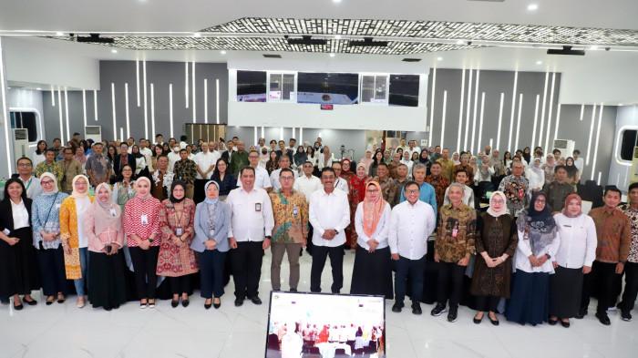 Kanwil BPN Provinsi Sulawesi Tengah kembali menorehkan prestasi membanggakan dengan meraih penghargaan bergengsi sebagai Peringkat 1 Provinsi dengan pencapaian target Penerimaan Negara Bukan Pajak (PNBP) terbaik, dengan capaian sebesar 117,45 % .