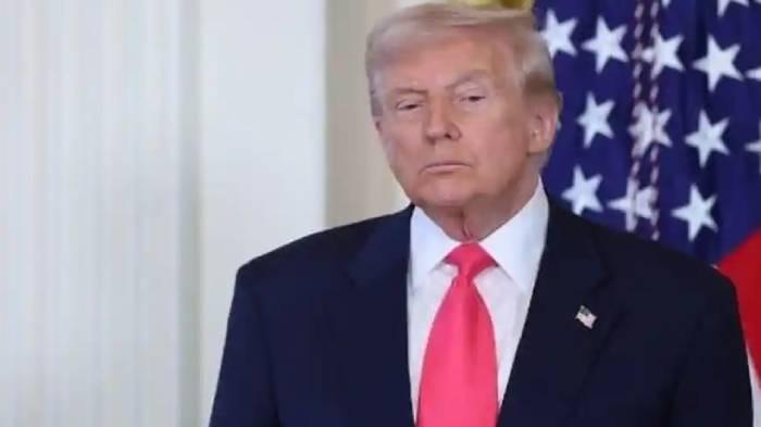BERUBAH PIKIRAN - Presiden Amerika Serikat Donald Trump. Dalam sebuah wawancara dengan CNBC yang disiarkan pada Selasa pagi waktu setempat (21/4/2026), Trump berubah pikiran terkait perpanjangan gencatan senjata.