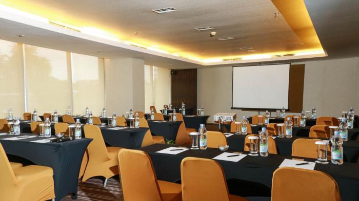 Fasilitas Meeting Room di ARTOTEL Suites Bianti Yogyakarta, Venue Strategis untuk Acara Bisnis di Pusat Kota